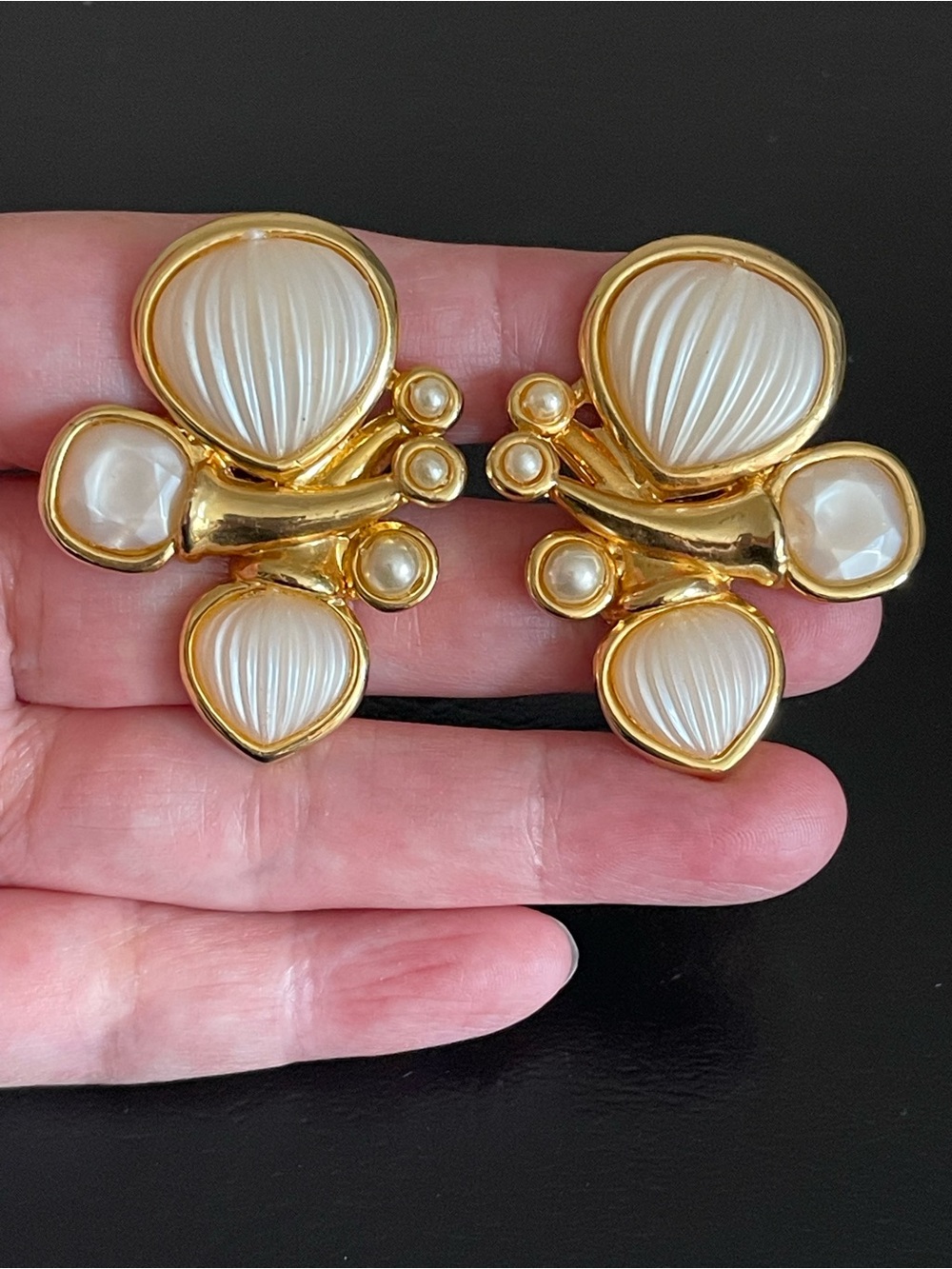Vintage Gold-Tone faux Pearl Clip-On Earrings.